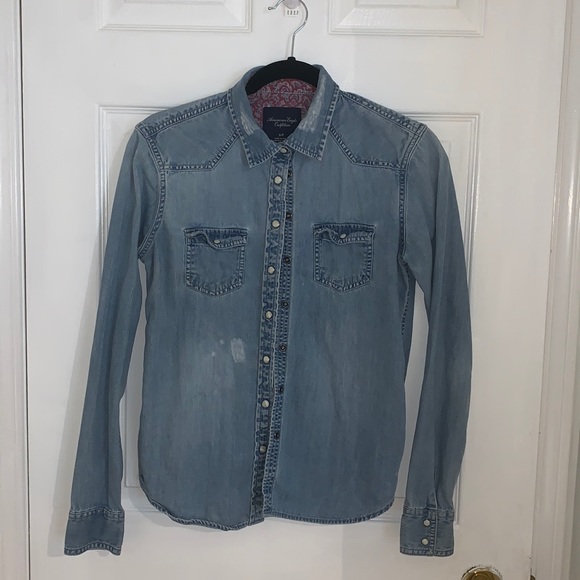 American Eagle denim shirt. Size small. Amazing condition. Very lightly worn. - Picture 1 of 4